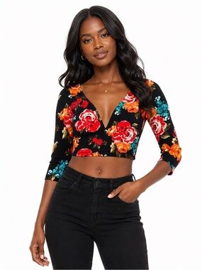 Top‎ Chic floral crop top, size M, NWT